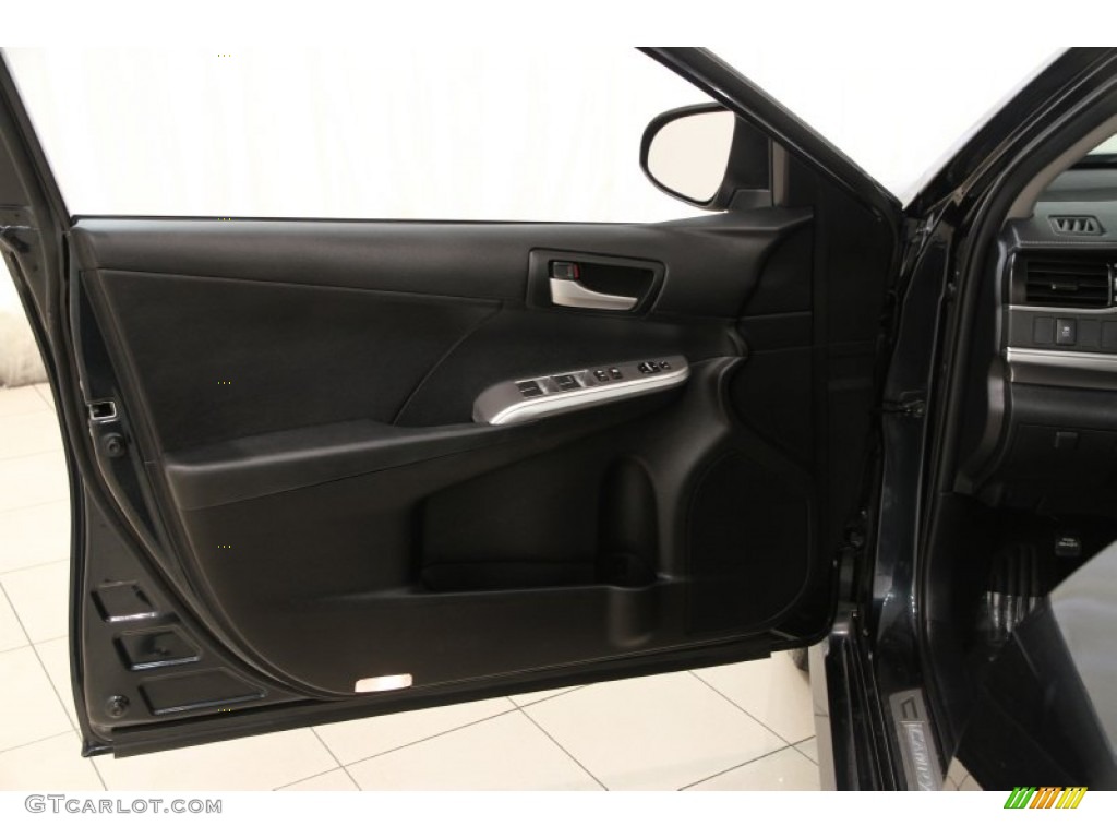 2012 Toyota Camry SE Black/Ash Door Panel Photo #105698994