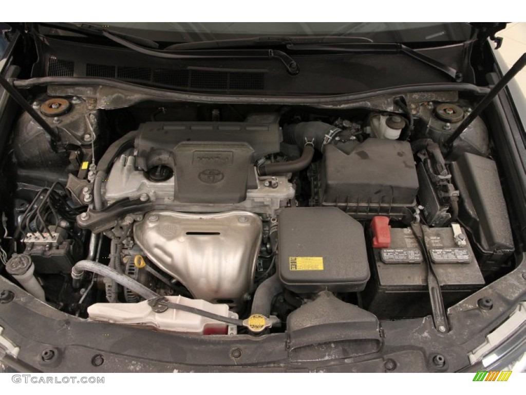 2012 Toyota Camry SE Engine Photos