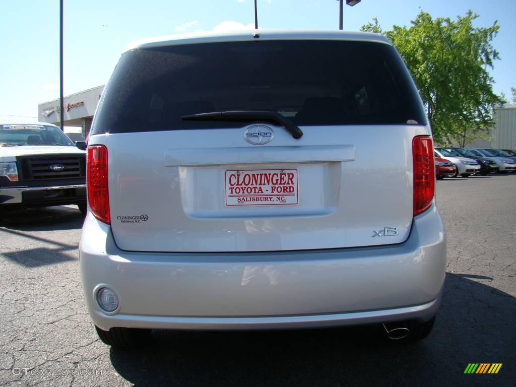 2009 xB  - Classic Silver Metallic / Dark Gray photo #4
