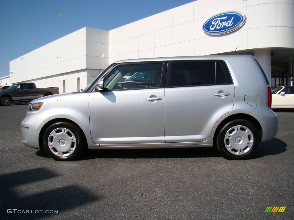 2009 xB  - Classic Silver Metallic / Dark Gray photo #5