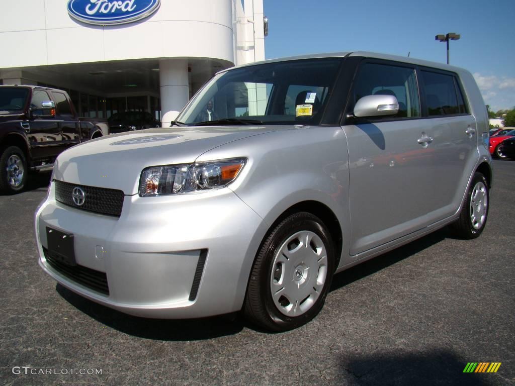 2009 xB  - Classic Silver Metallic / Dark Gray photo #6