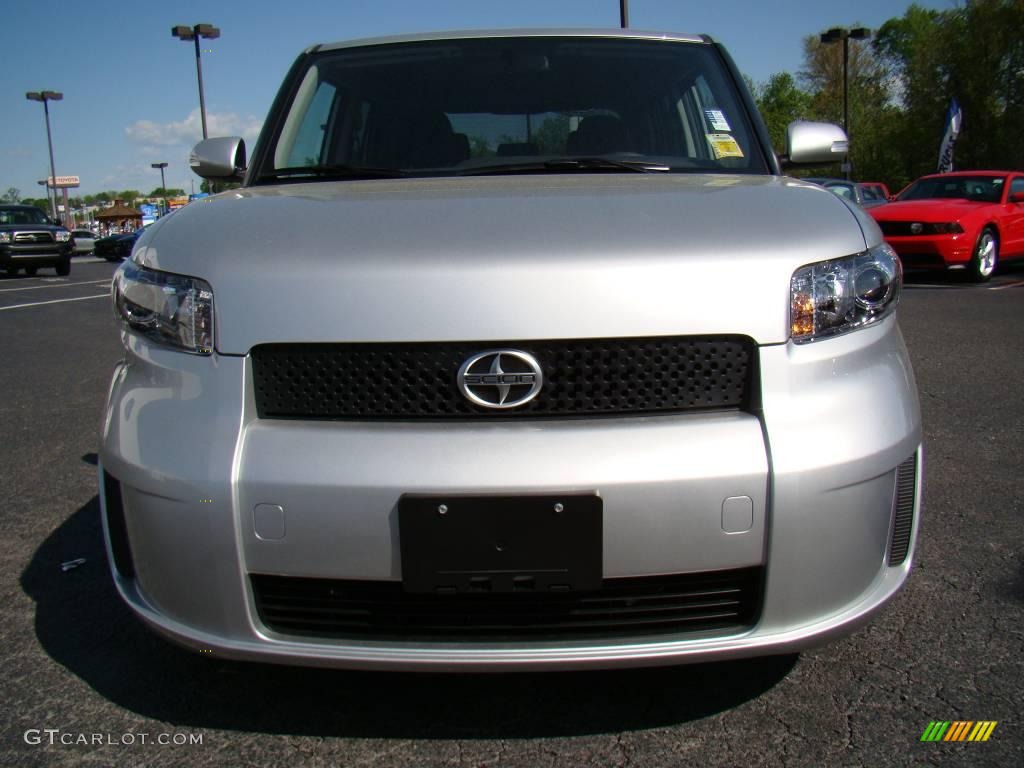 2009 xB  - Classic Silver Metallic / Dark Gray photo #7