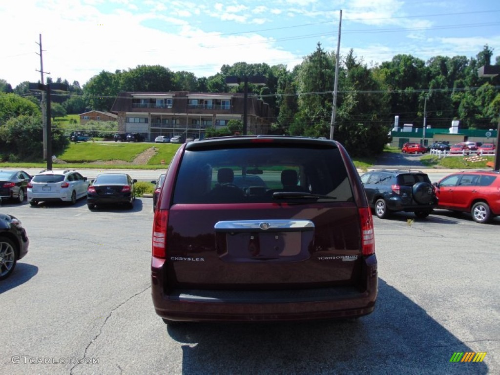 2009 Town & Country Touring - Deep Crimson Crystal Pearl / Medium Slate Gray/Light Shale photo #4