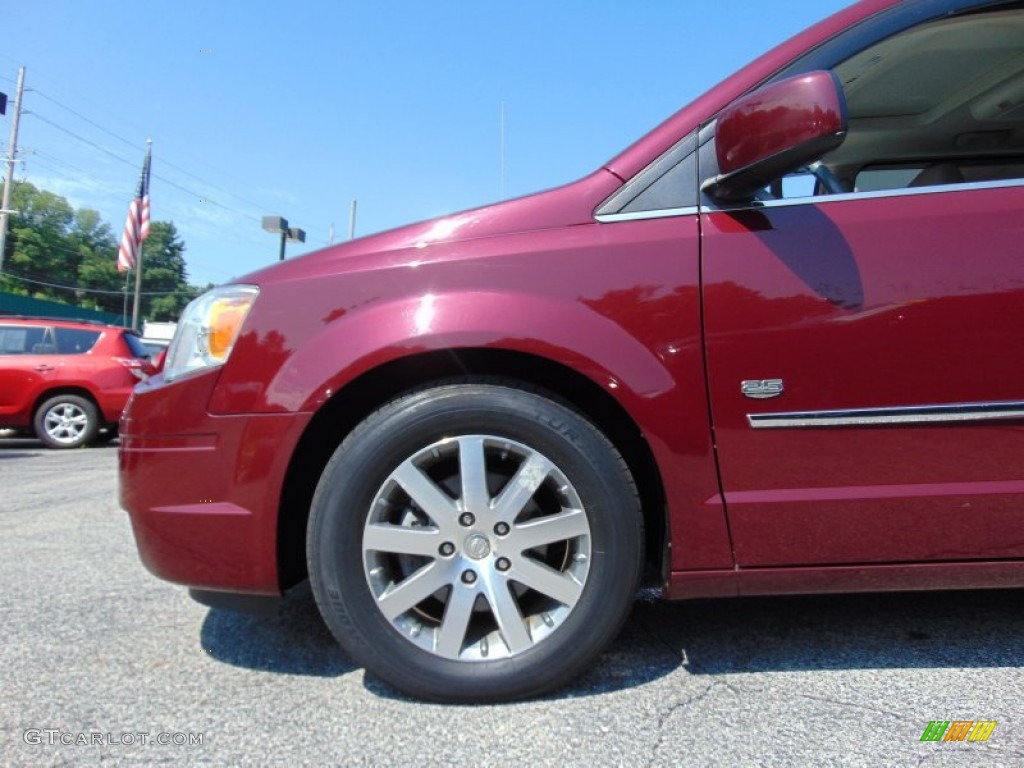 2009 Town & Country Touring - Deep Crimson Crystal Pearl / Medium Slate Gray/Light Shale photo #12