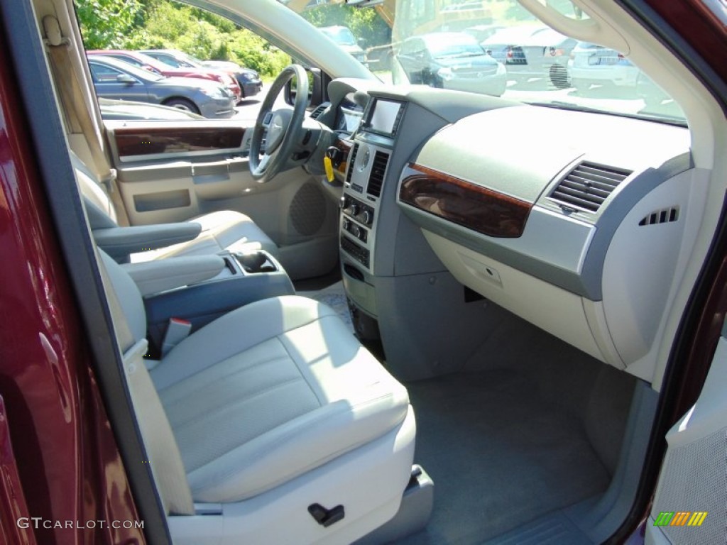 2009 Town & Country Touring - Deep Crimson Crystal Pearl / Medium Slate Gray/Light Shale photo #19