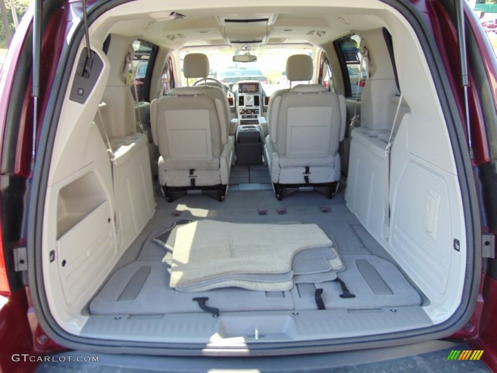 2009 Town & Country Touring - Deep Crimson Crystal Pearl / Medium Slate Gray/Light Shale photo #25