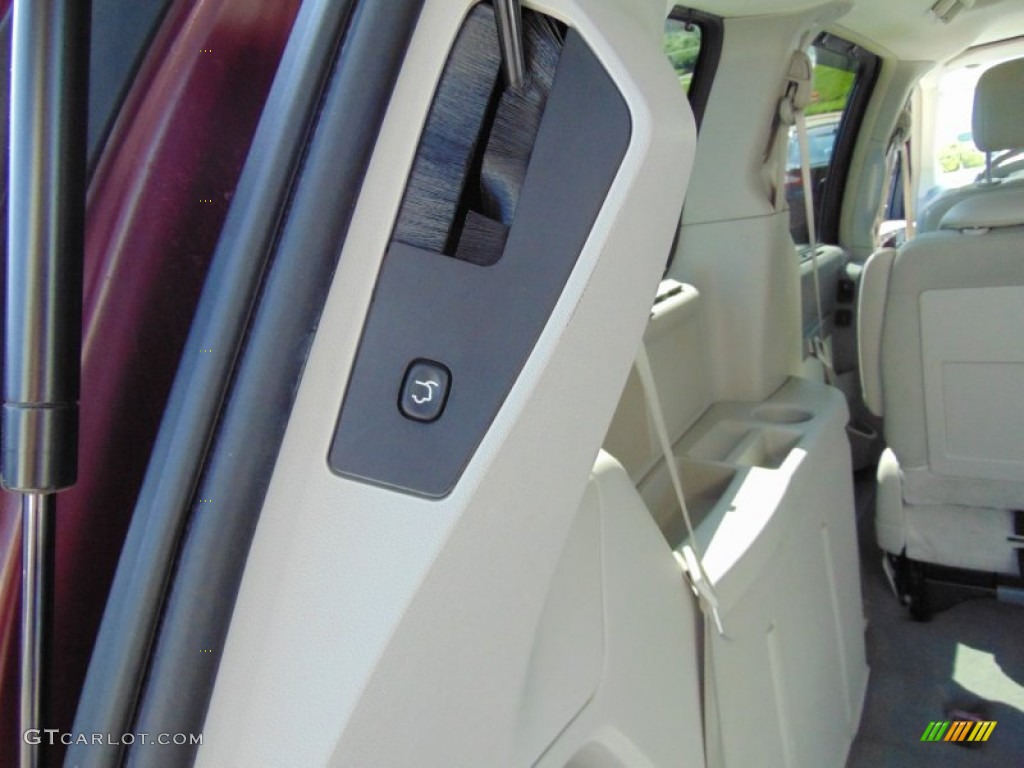 2009 Town & Country Touring - Deep Crimson Crystal Pearl / Medium Slate Gray/Light Shale photo #27