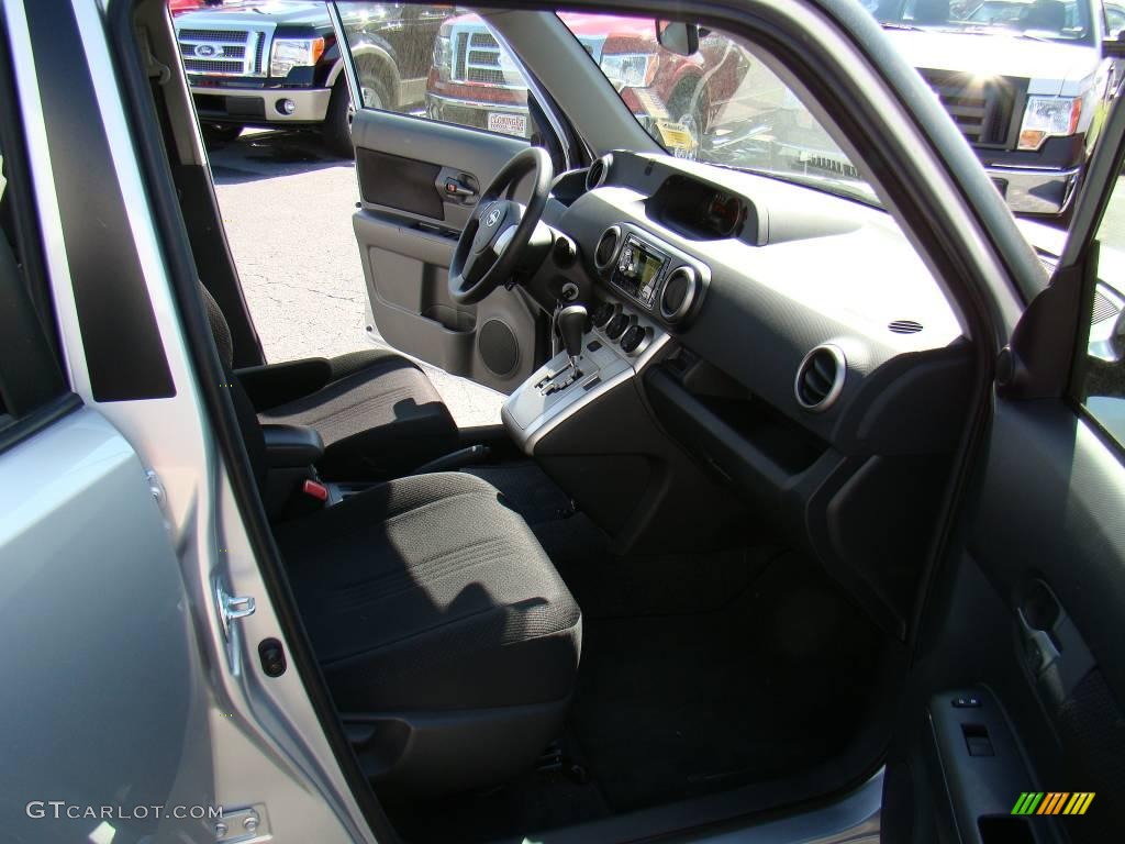 2009 xB  - Classic Silver Metallic / Dark Gray photo #12