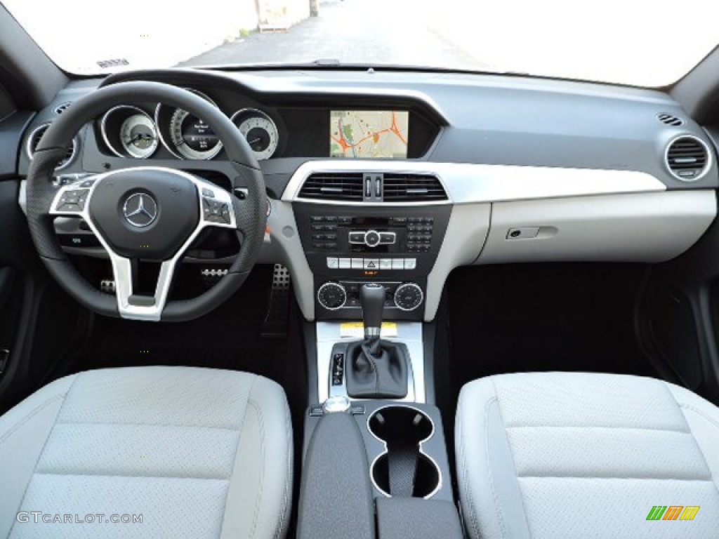 2015 Mercedes-Benz C 350 4Matic Coupe Dashboard Photos