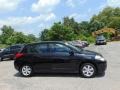 Super Black - Versa 1.8 S Hatchback Photo No. 2