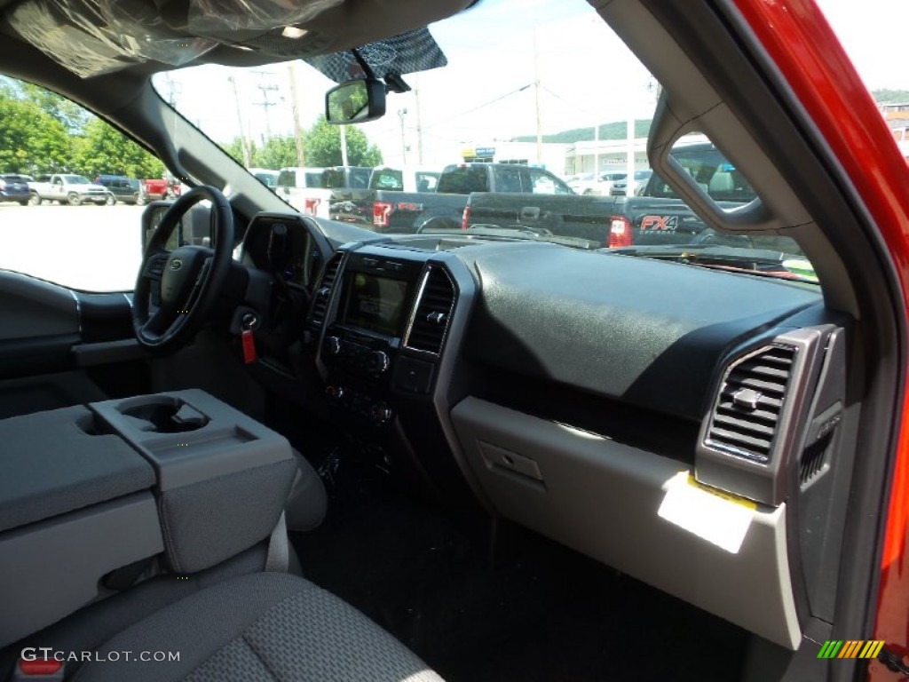 2015 F150 XLT SuperCab 4x4 - Race Red / Medium Earth Gray photo #2