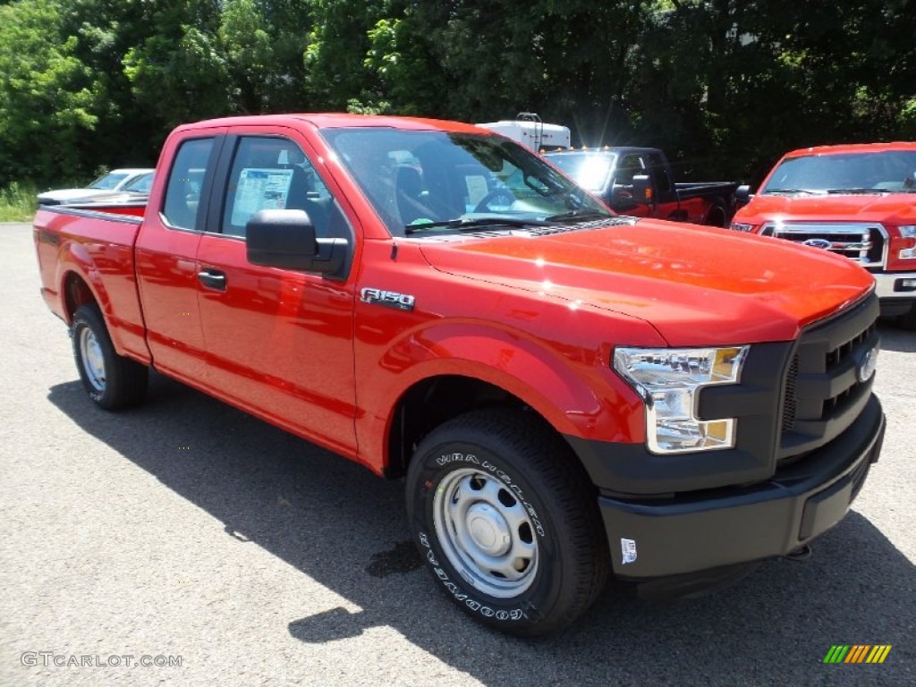 2015 F150 XL SuperCab 4x4 - Race Red / Medium Earth Gray photo #9