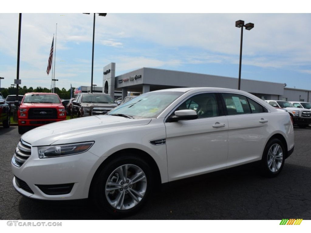 2015 Taurus SEL - White Platinum Metallic / Dune photo #3