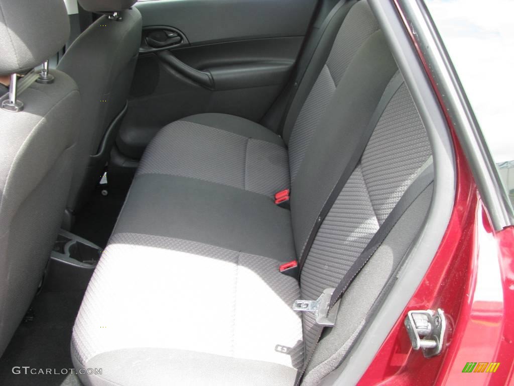 2007 Focus ZX5 SES Hatchback - Dark Toreador Red Metallic / Charcoal photo #8