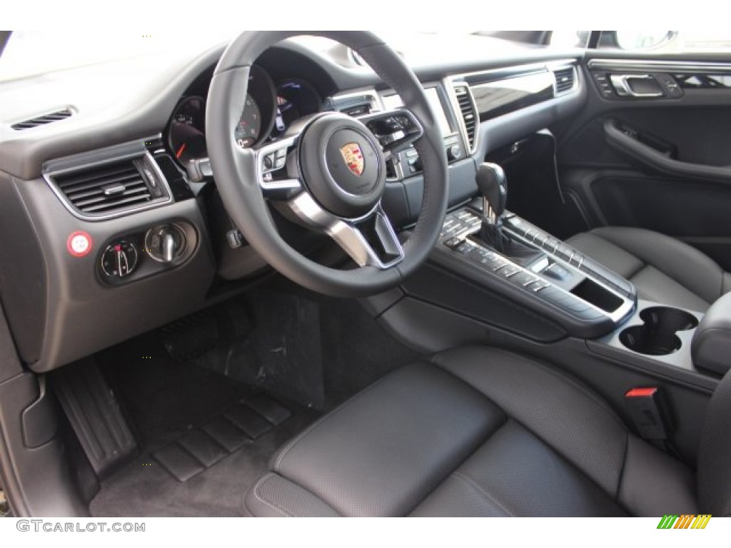 Black Interior 2016 Porsche Macan S Photo #105732140