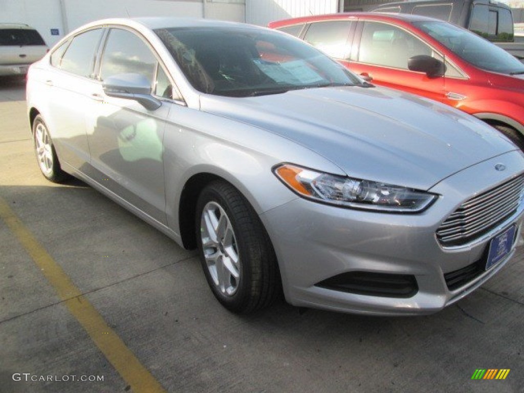 2016 Fusion SE - Ingot Silver Metallic / Charcoal Black photo #1
