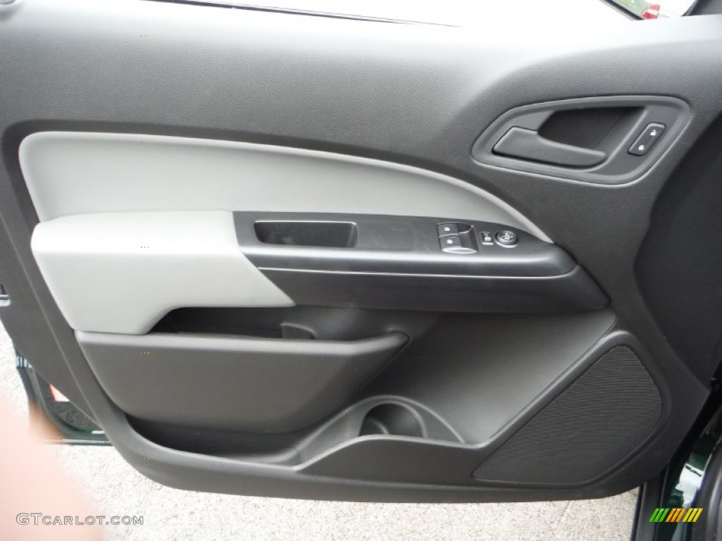 2015 Chevrolet Colorado WT Extended Cab 4WD Door Panel Photos