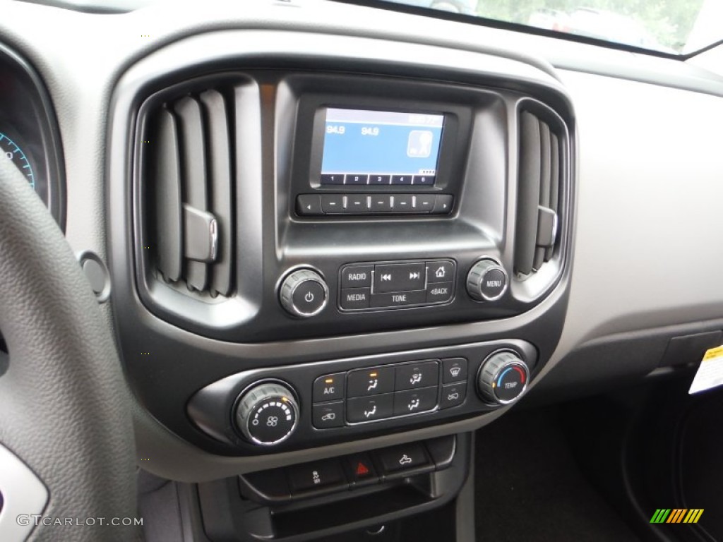 2015 Chevrolet Colorado WT Extended Cab 4WD Controls Photos