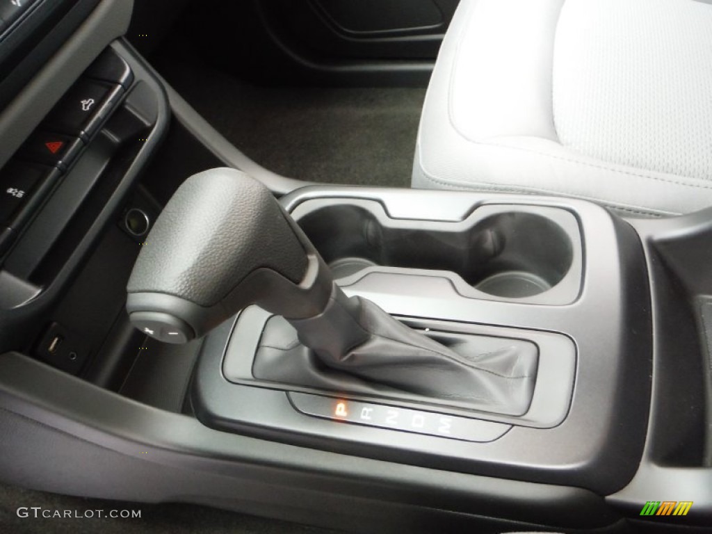 2015 Chevrolet Colorado WT Extended Cab 4WD Transmission Photos