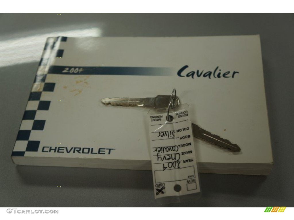 2004 Cavalier LS Coupe - Ultra Silver Metallic / Graphite photo #26