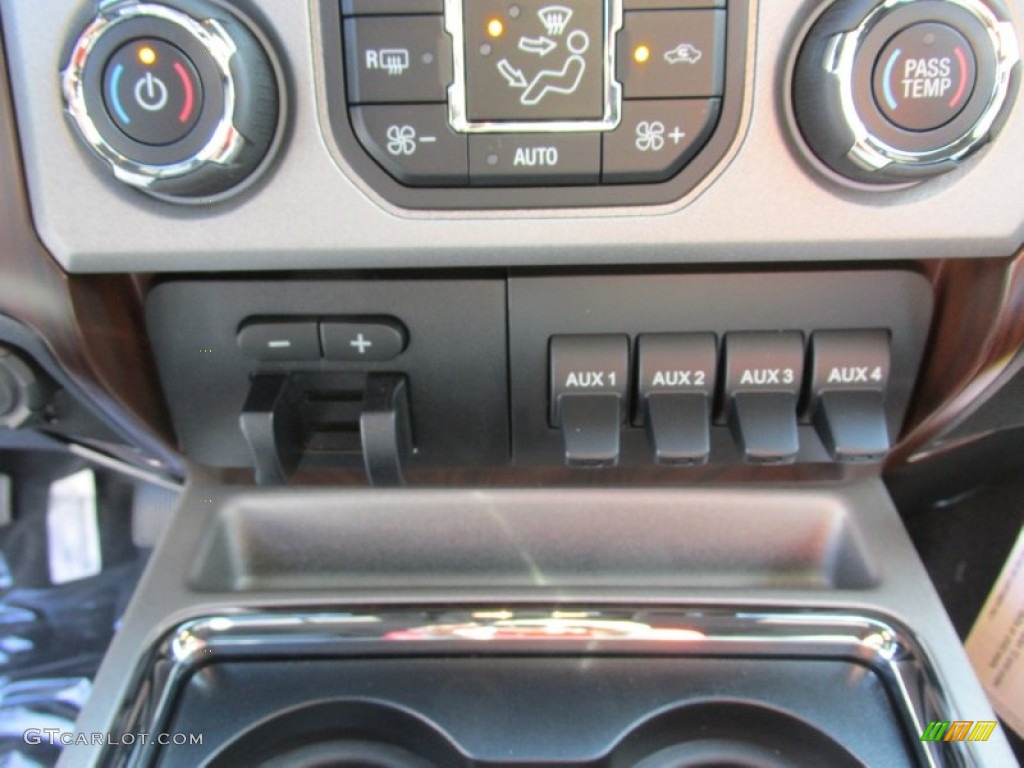 2016 F350 Super Duty Lariat Crew Cab 4x4 - Bronze Fire Metallic / Black photo #30