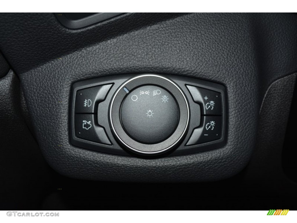2016 Ford Escape SE Controls Photo #105745301
