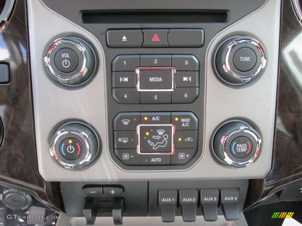 2016 Ford F350 Super Duty Platinum Crew Cab 4x4 DRW Controls Photo #105746462