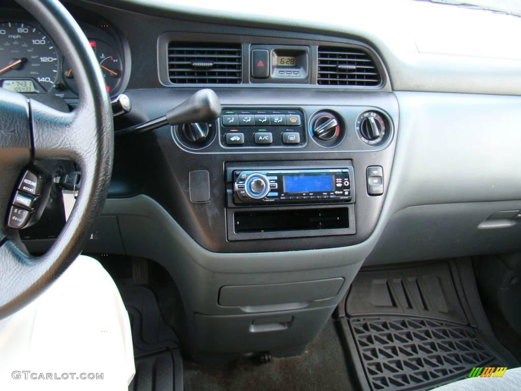 2002 Odyssey LX - Satin Silver Metallic / Fern photo #22