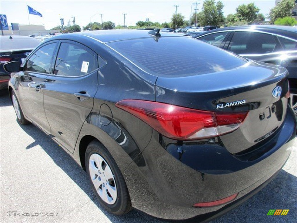 2016 Elantra SE - Phantom Black / Gray photo #3
