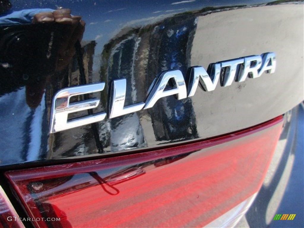 2016 Elantra SE - Phantom Black / Gray photo #5
