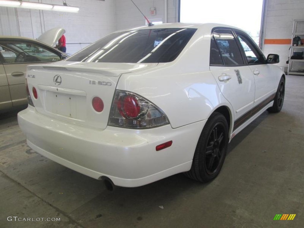 2003 IS 300 Sedan - Crystal White / Ivory photo #2
