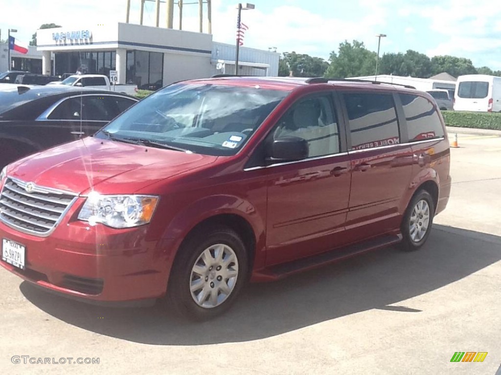 2009 Town & Country LX - Inferno Red Crystal Pearl / Medium Slate Gray/Light Shale photo #2