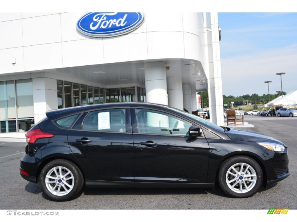 2015 Focus SE Hatchback - Tuxedo Black Metallic / Charcoal Black photo #2