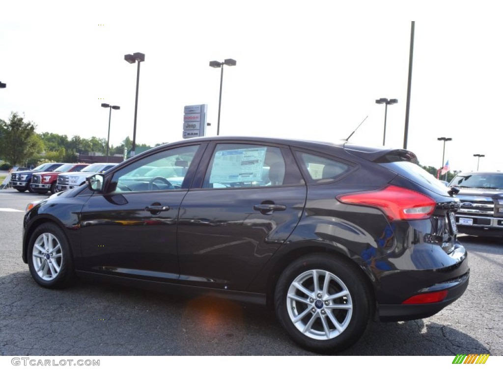 2015 Focus SE Hatchback - Tuxedo Black Metallic / Charcoal Black photo #21