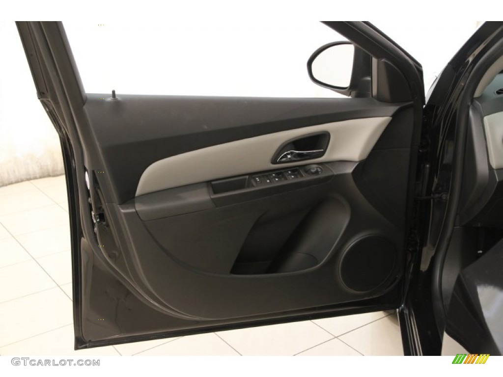 2015 Cruze LS - Black Granite Metallic / Jet Black/Medium Titanium photo #4