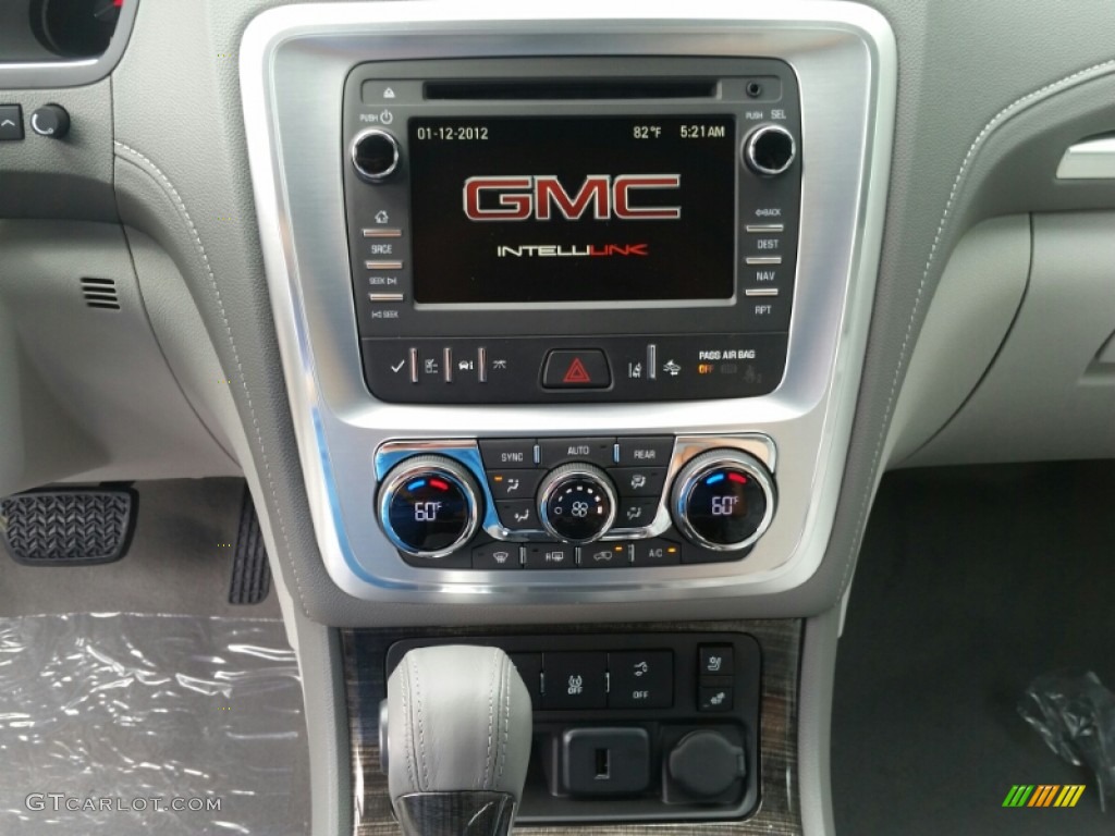 2016 GMC Acadia SLT AWD Controls Photo #105773012