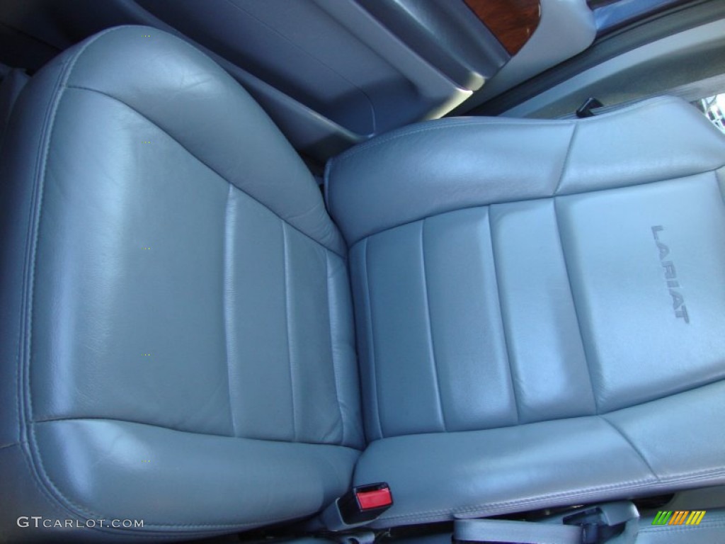 2004 F250 Super Duty Lariat Crew Cab 4x4 - Medium Wedgewood Blue Metallic / Medium Flint photo #17