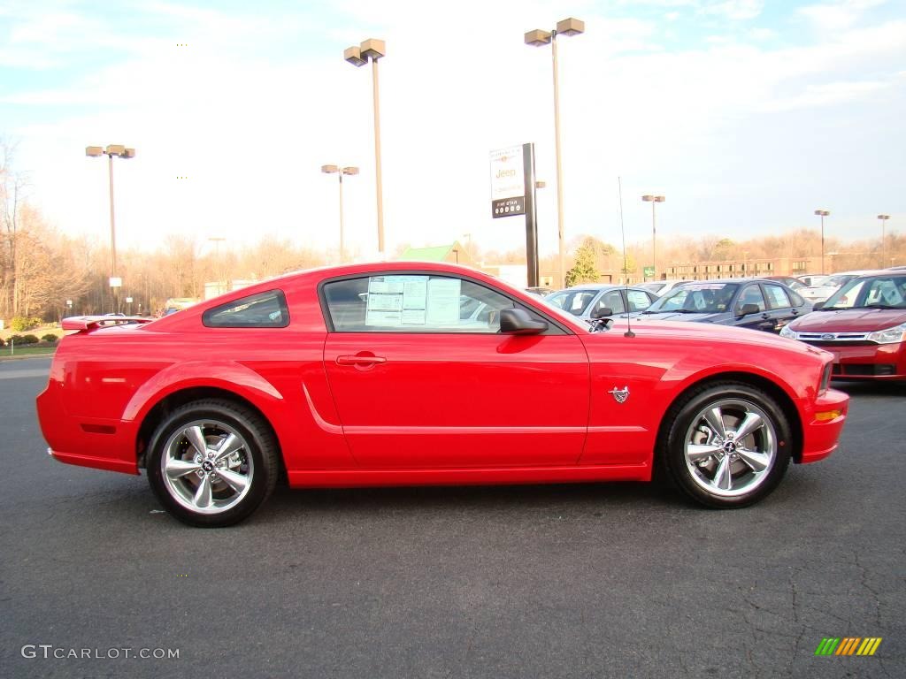 2009 Mustang GT Premium Coupe - Torch Red / Dark Charcoal photo #2