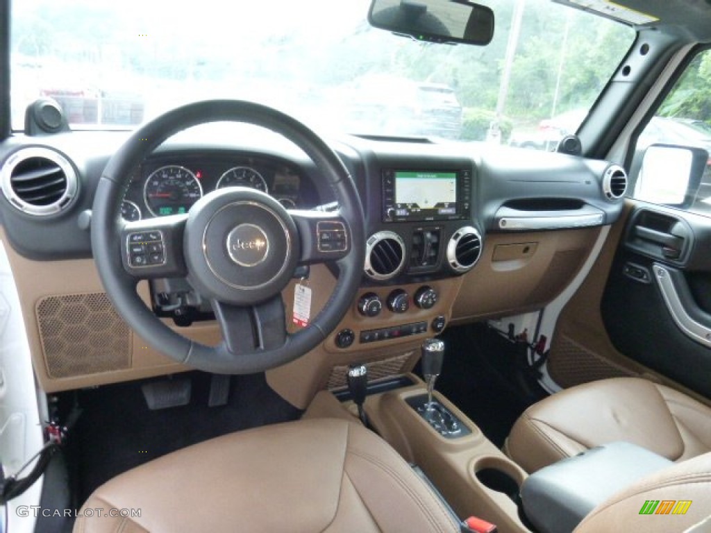 2014 Wrangler Unlimited Sahara 4x4 - Bright White / Black/Dark Saddle photo #16