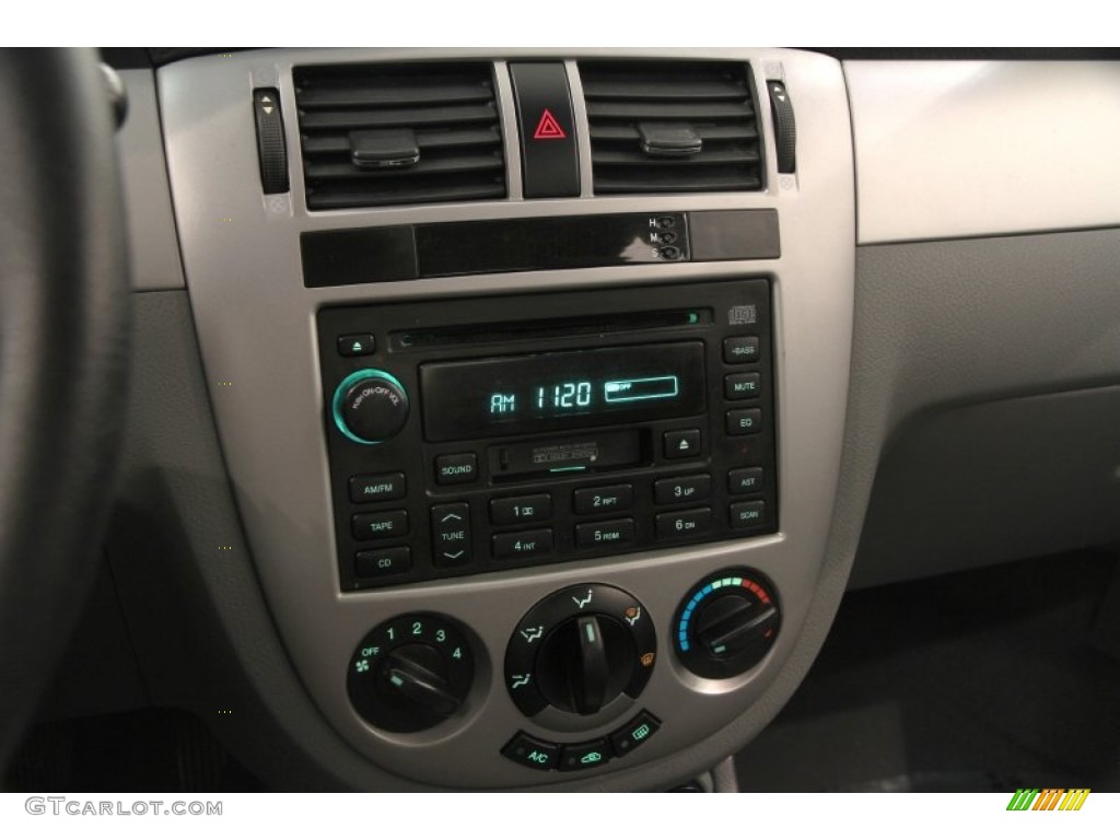 2004 Suzuki Forenza S Controls Photos