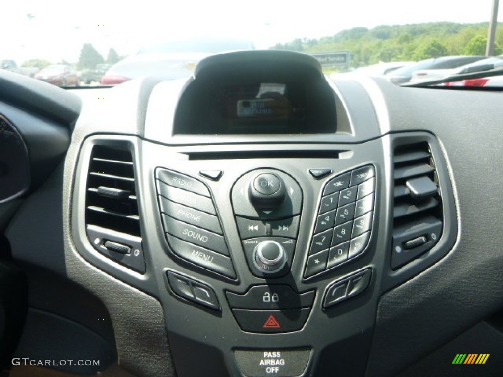2014 Fiesta SE Hatchback - Ingot Silver / Charcoal Black photo #18