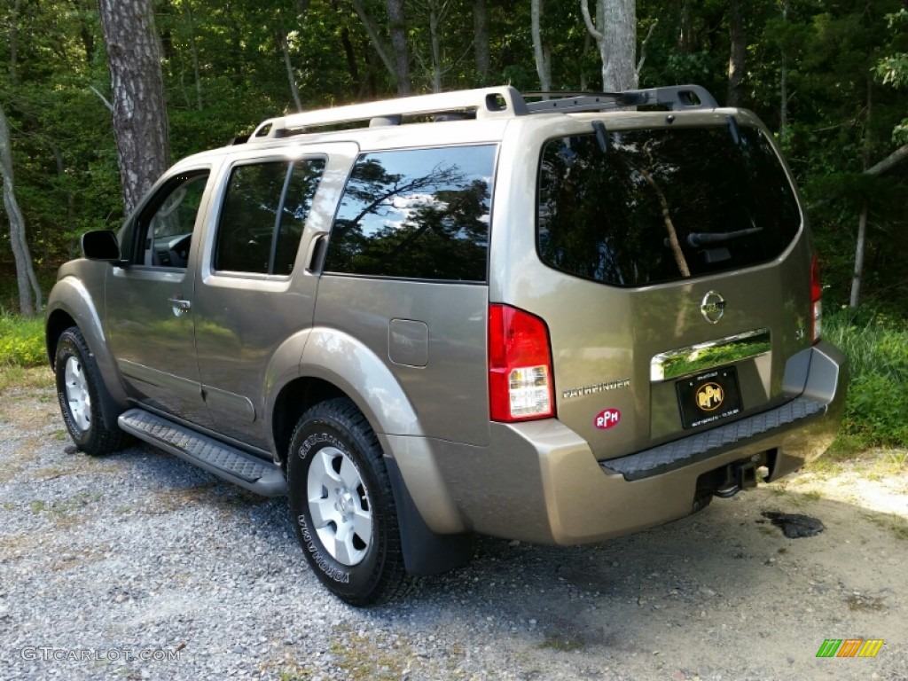 2006 Pathfinder SE 4x4 - Granite Metallic / Desert photo #6