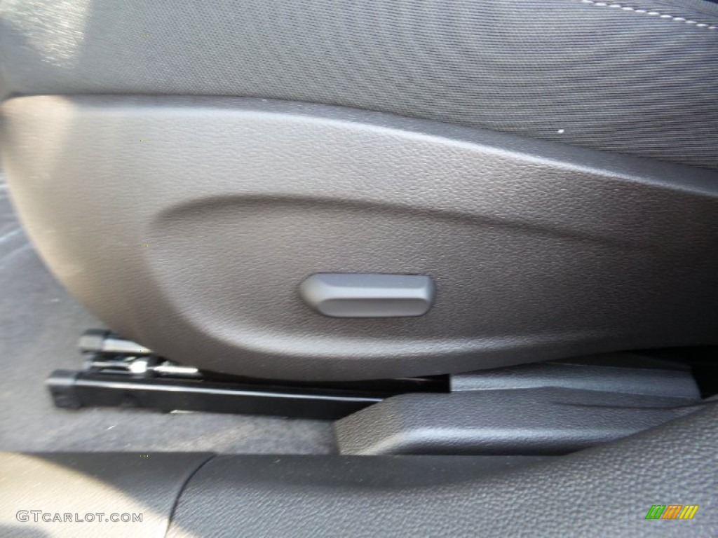 2016 Cruze Limited LT - Silver Ice Metallic / Jet Black photo #16