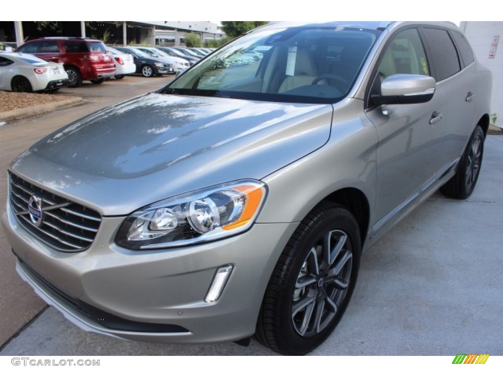 2016 Seashell Metallic Volvo XC60 T6 DriveE 105779644 Photo 3