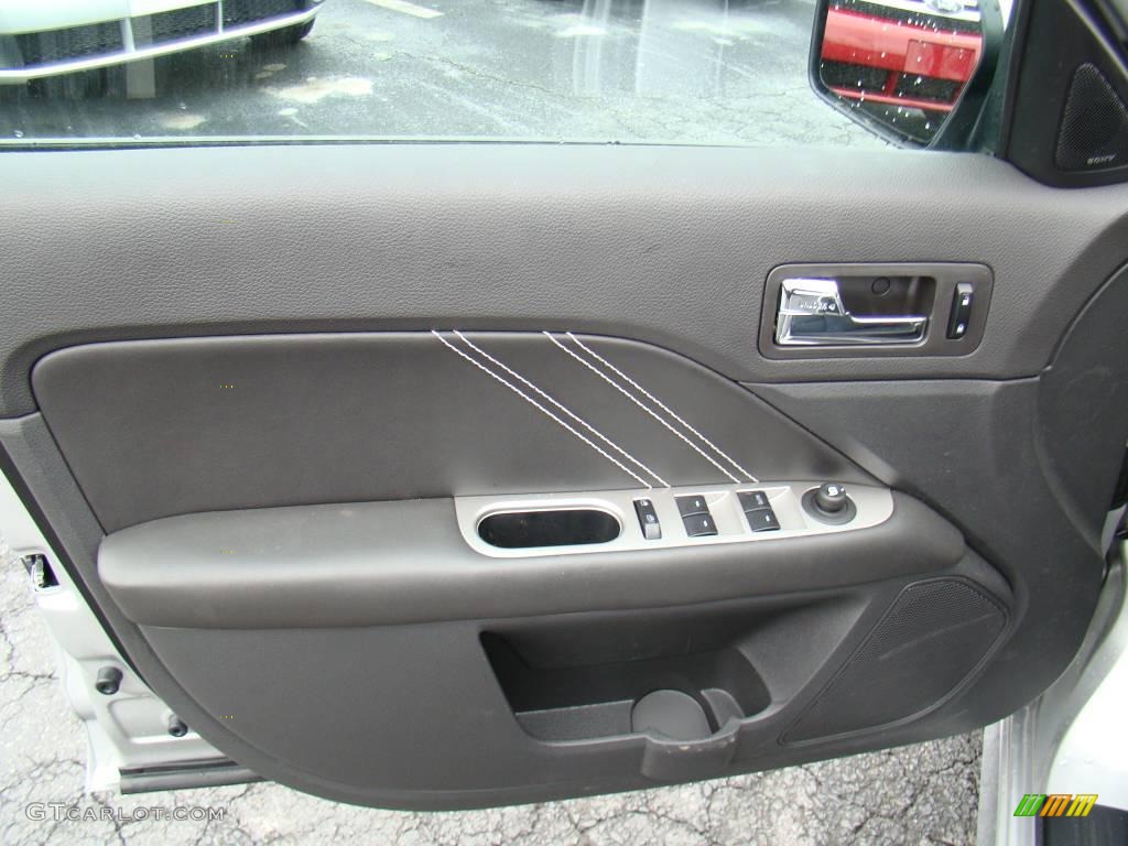 2010 Fusion Sport - Brilliant Silver Metallic / Charcoal Black/Sport Black photo #17