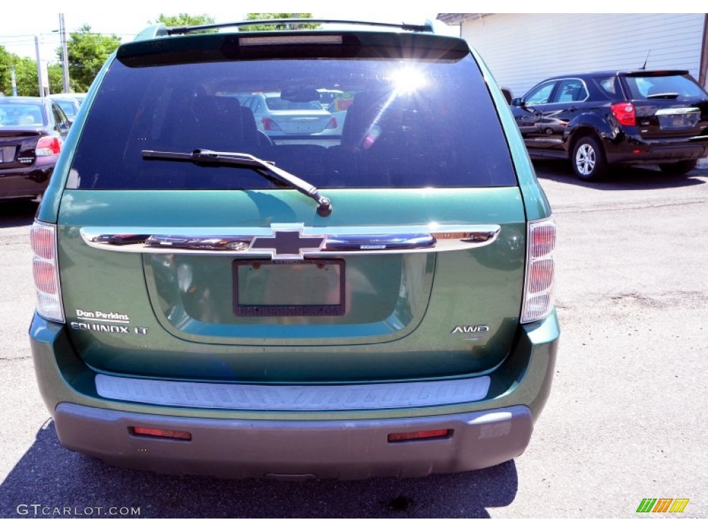 2005 Equinox LT AWD - Meander Green Metallic / Light Cashmere photo #7