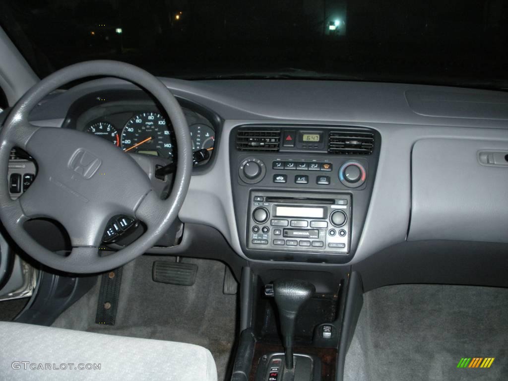 2002 Accord SE Sedan - Satin Silver Metallic / Quartz Gray photo #26