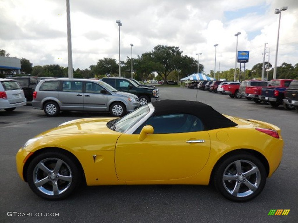 2007 Solstice Roadster - Mean Yellow / Ebony photo #2