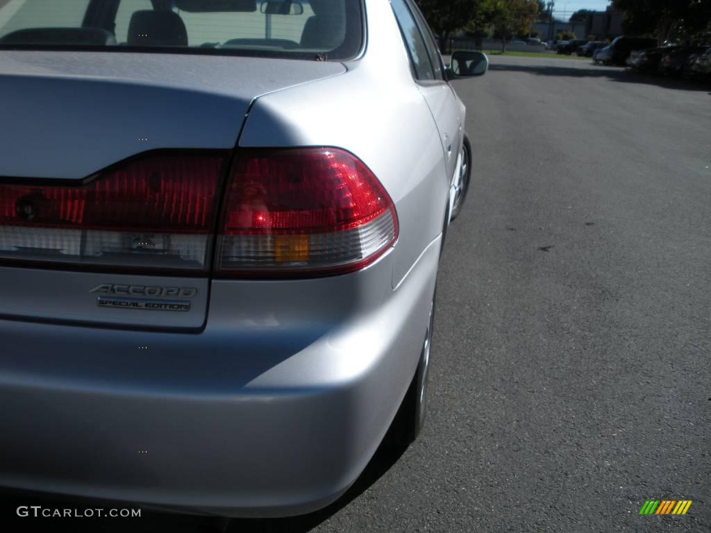 2002 Accord SE Sedan - Satin Silver Metallic / Quartz Gray photo #36