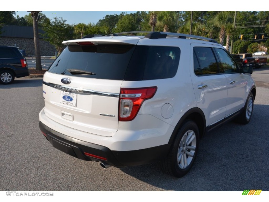 2013 Explorer XLT - Oxford White / Charcoal Black photo #5